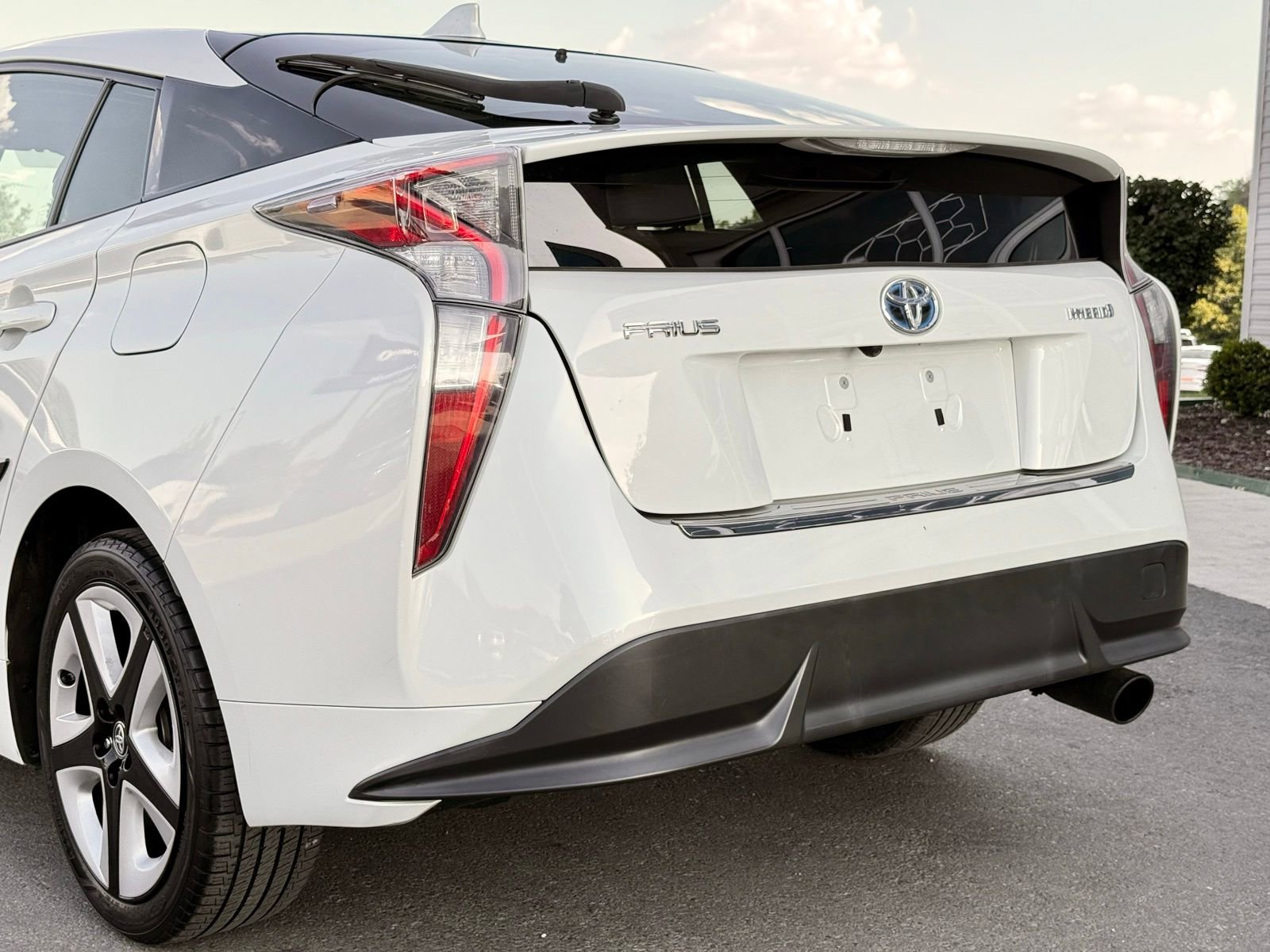 Used 2016 Toyota Prius Four Touring w/ Protection Package FWD image 5
