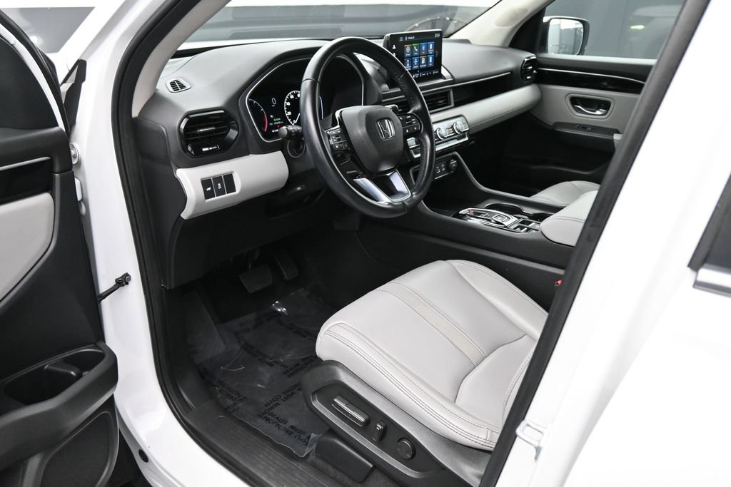 Used 2023 Honda Pilot EX-L image 2