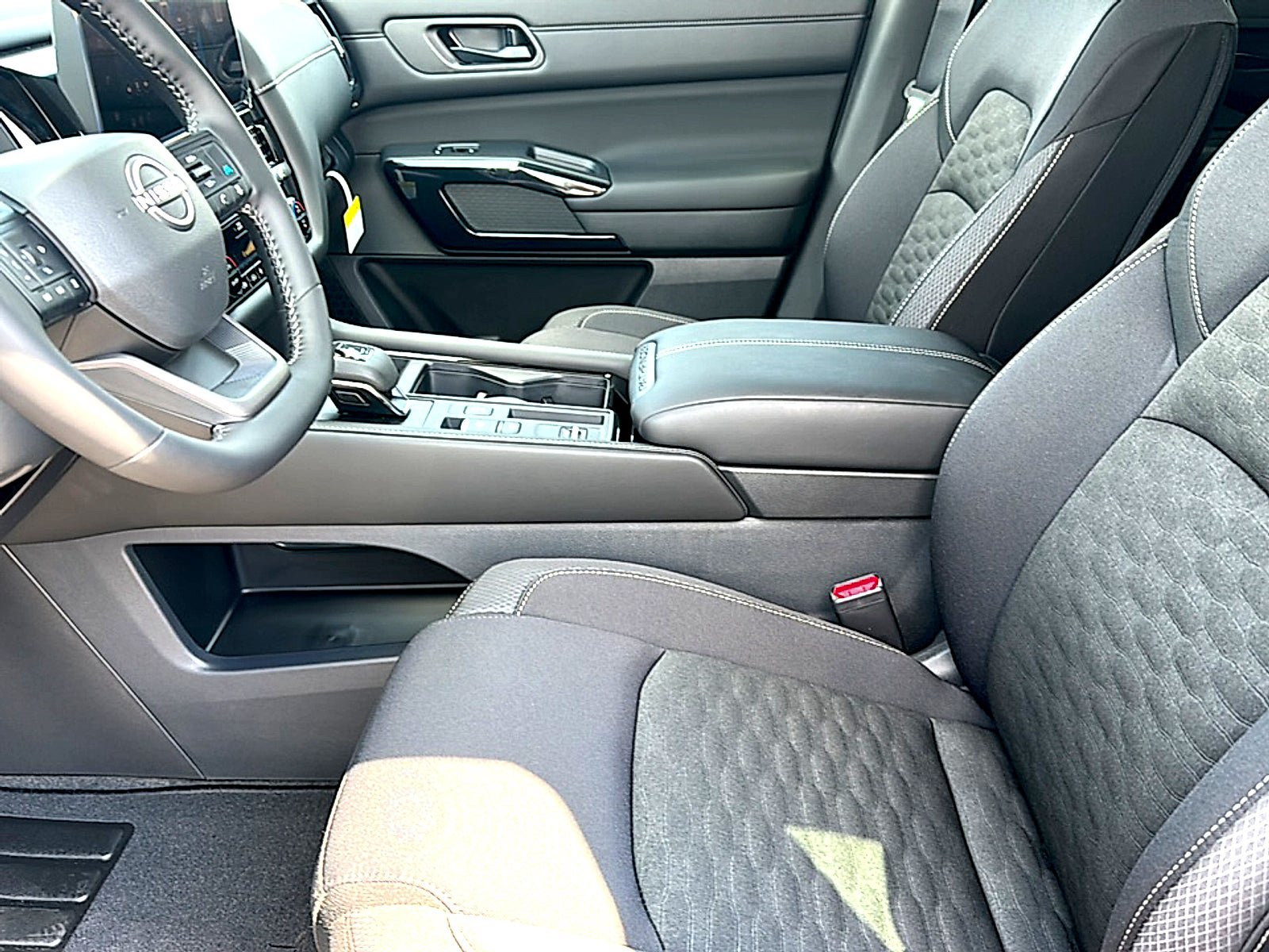 New 2026 Nissan Pathfinder SV w/ Cargo Package FWD image 10