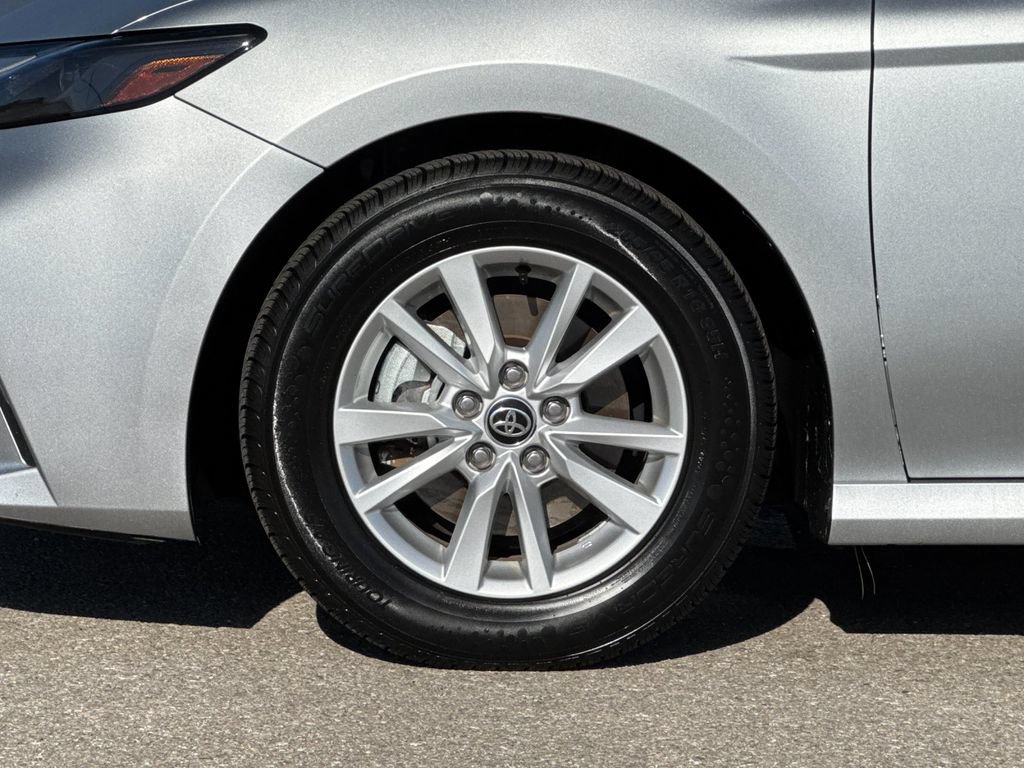 Used 2025 Toyota Camry LE FWD image 30