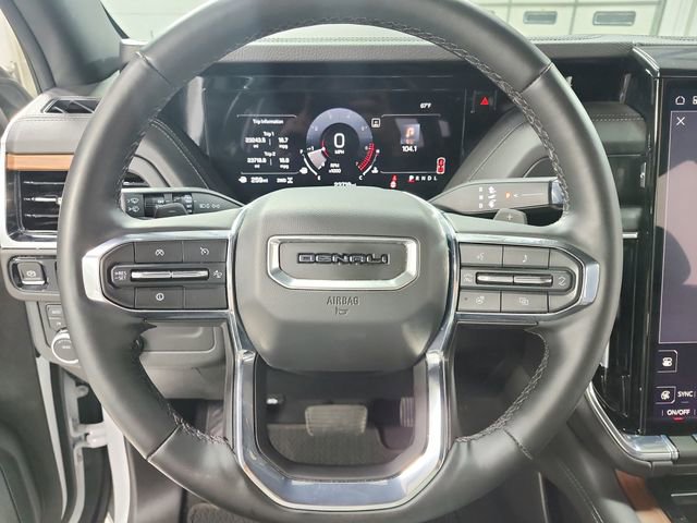 Used 2025 GMC Yukon XL Denali image 24