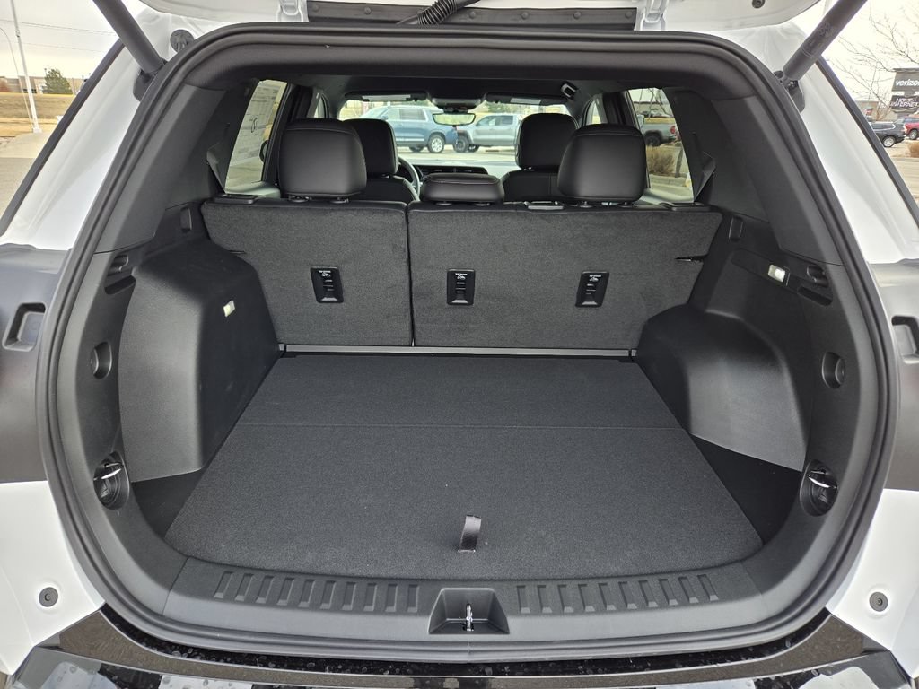 New 2026 GMC Terrain AT4 w/ Technology Package II AWD/4WD image 7