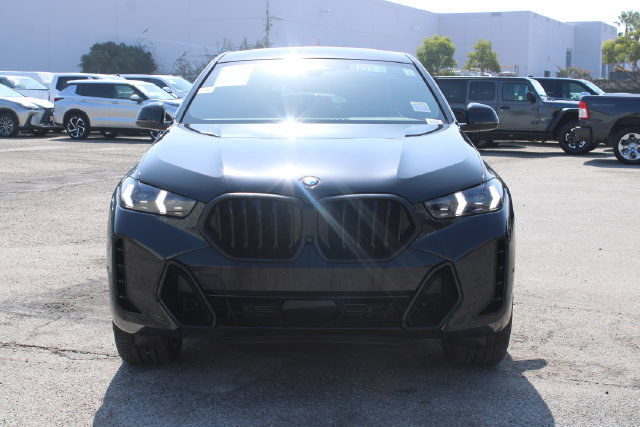 Used 2024 BMW X6 xDrive40i w/ M Sport Professional Package AWD/4WD image 2