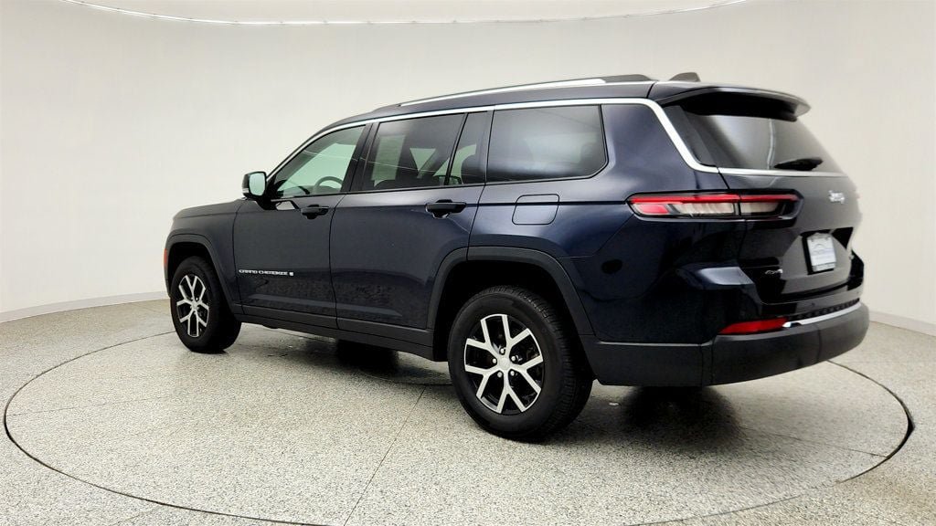 Used 2023 Jeep Grand Cherokee L Limited AWD/4WD image 7