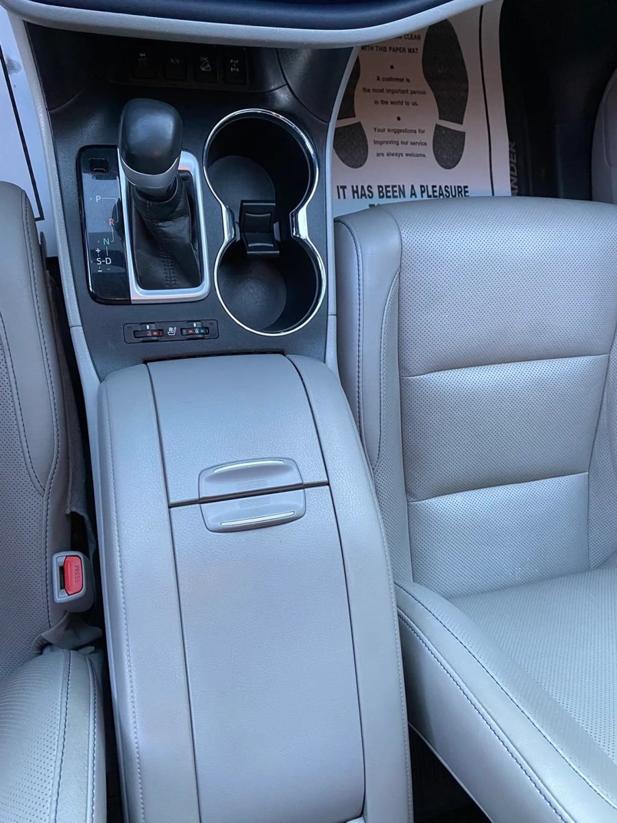 Used 2015 Toyota Highlander Limited AWD/4WD image 19