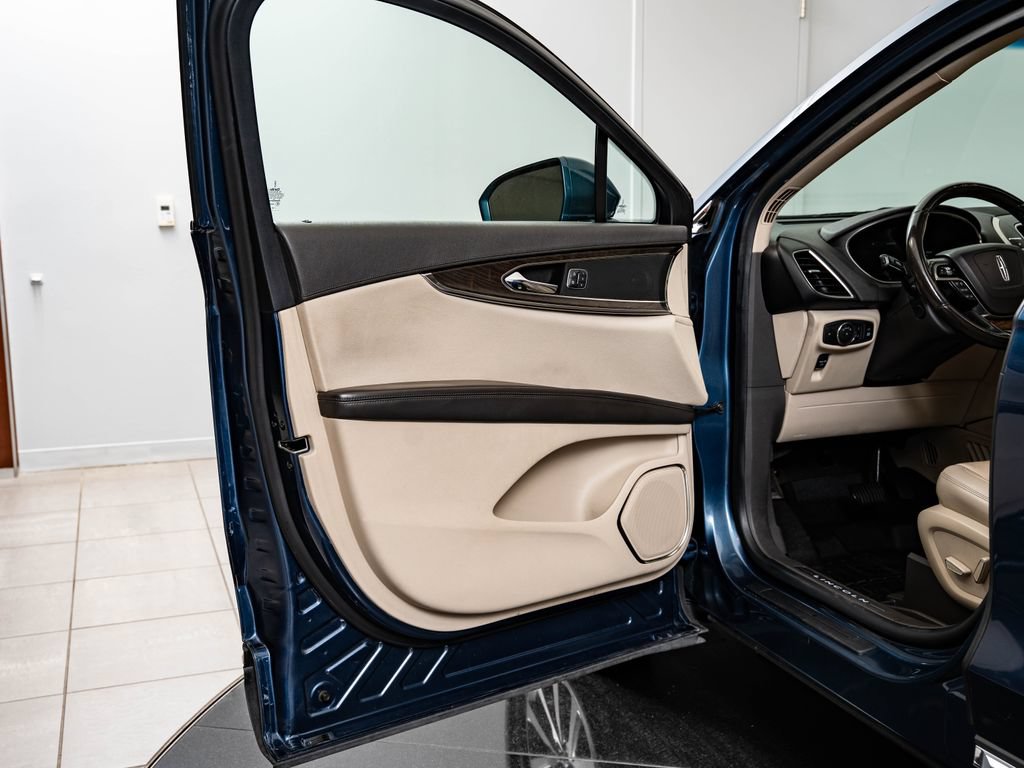 Used 2019 Lincoln Nautilus Select FWD image 28