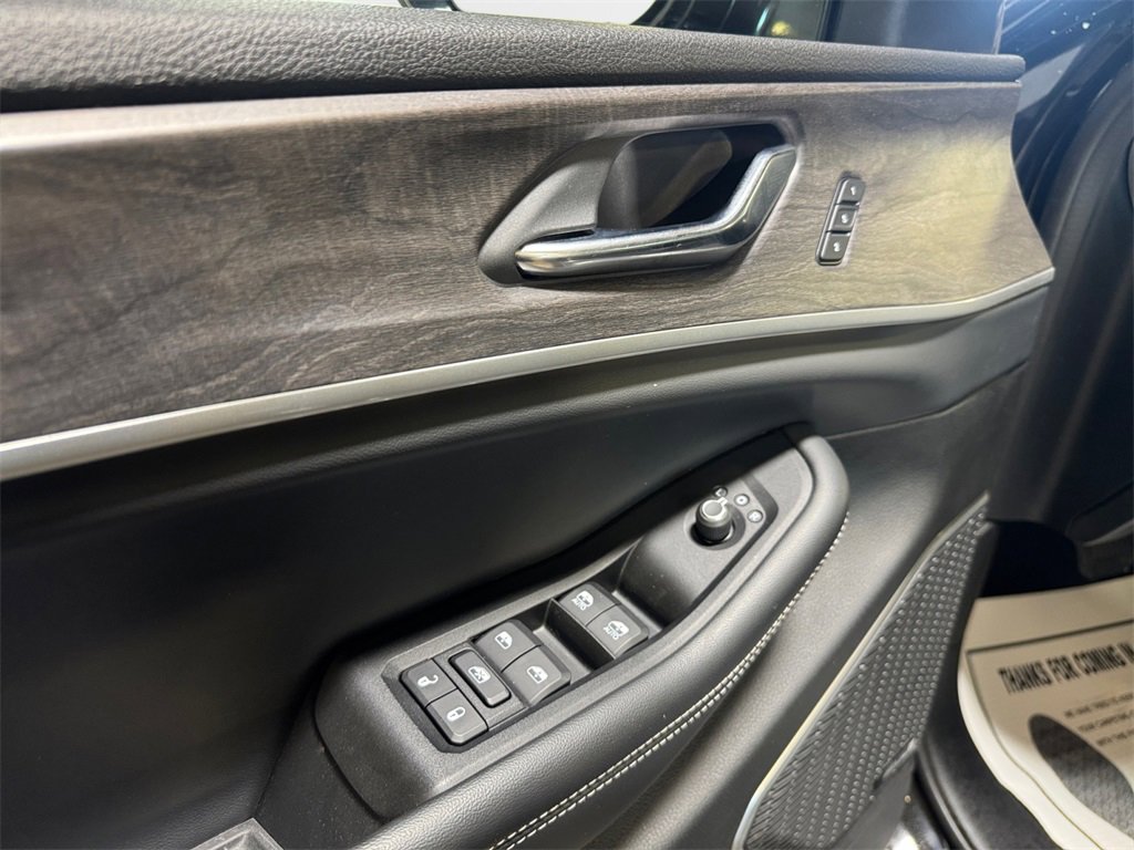 Used 2022 Jeep Grand Cherokee L Limited w/ Luxury Tech Group II image 14