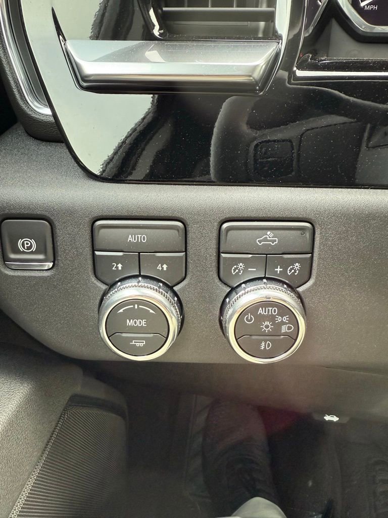 New 2026 GMC Sierra 1500 Elevation image 12