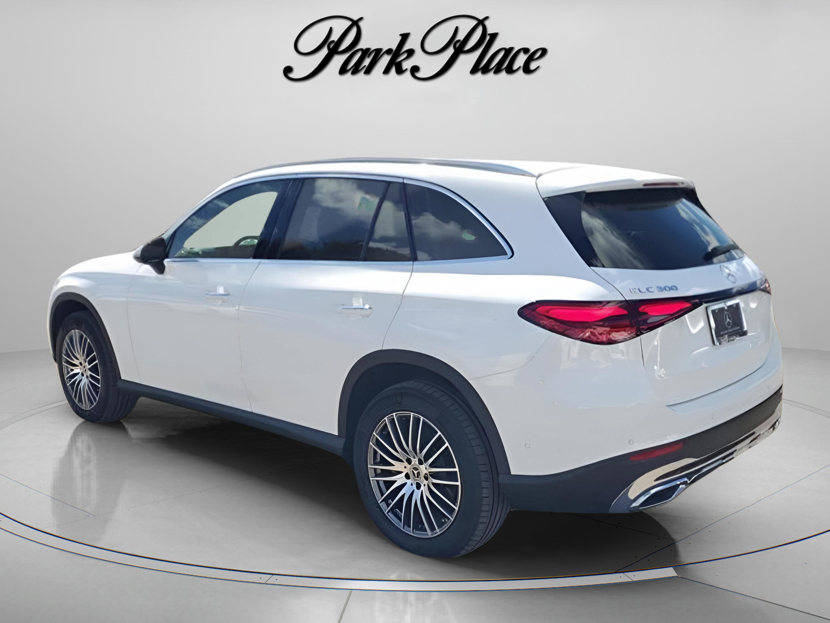 Certified 2025 Mercedes-Benz GLC 300 300 image 2