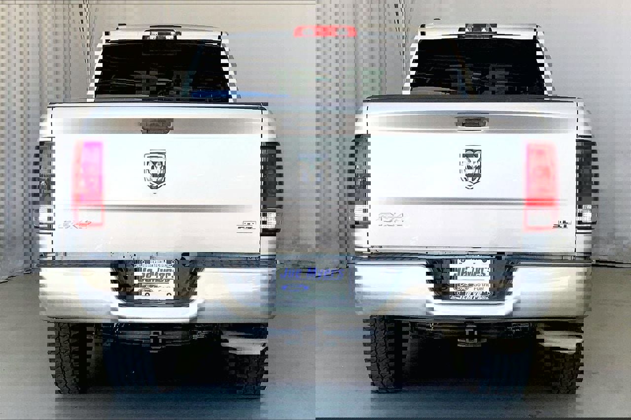 Used 2017 RAM 1500 Classic SLT image 4