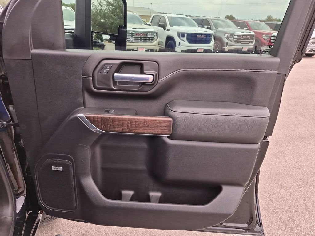 Used 2021 GMC Sierra 2500 Denali w/ Denali Black Diamond Edition AWD/4WD image 41