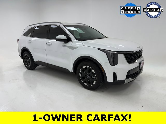 Used 2024 Kia Sorento S image 1