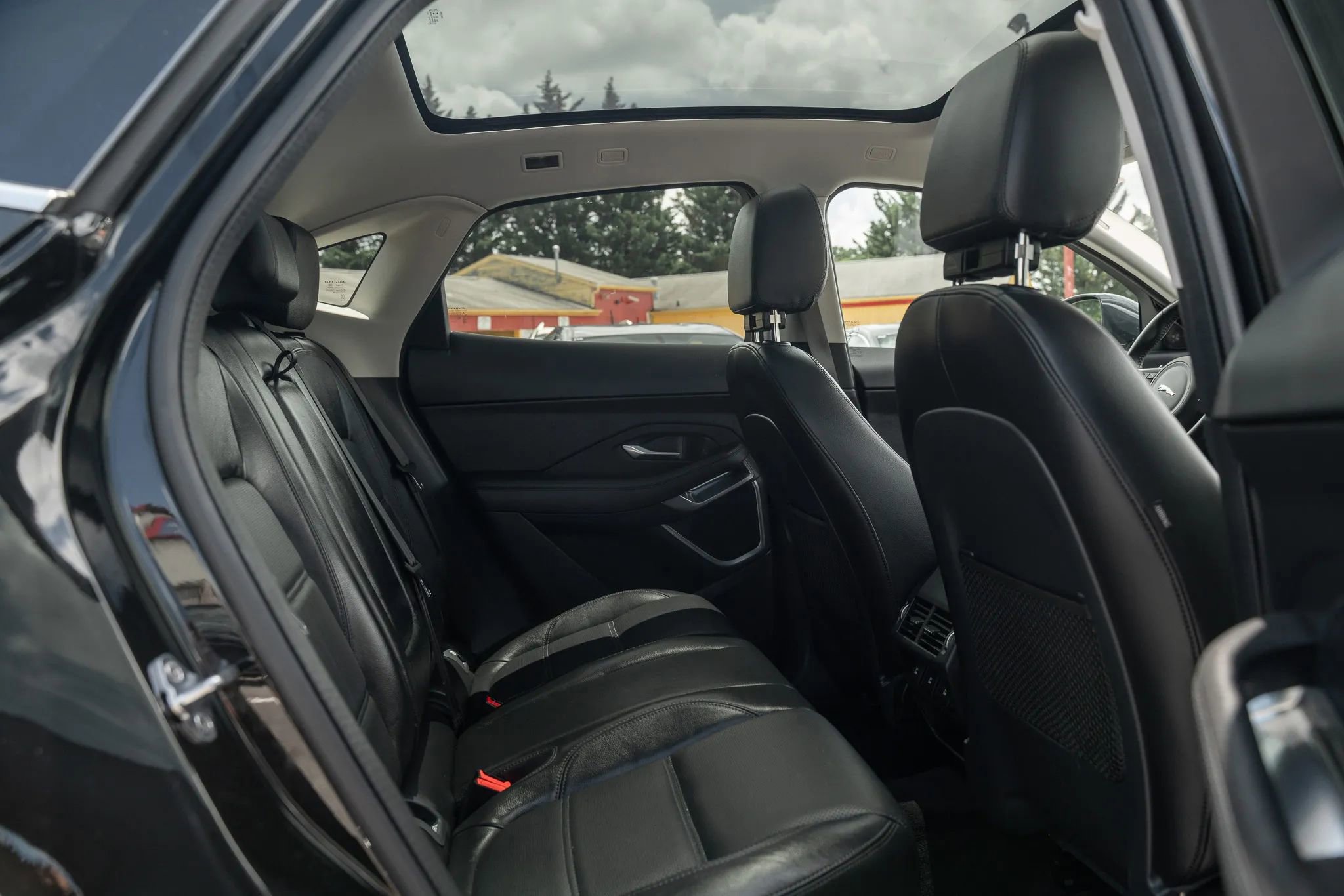 Used 2020 Jaguar E-PACE SE image 11