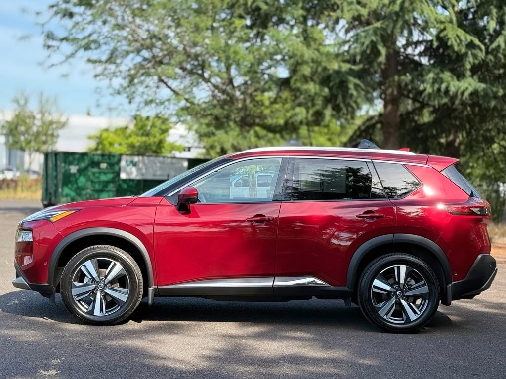 Used 2021 Nissan Rogue Platinum AWD/4WD image 2