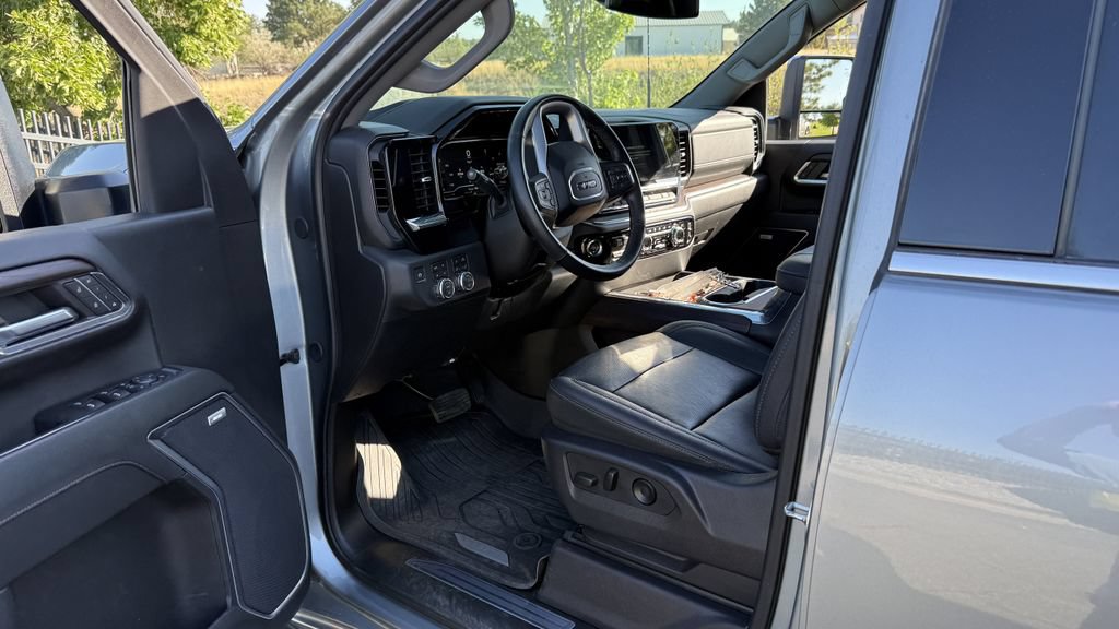 Used 2024 GMC Sierra 2500 SLT w/ SLT Premium Package AWD/4WD image 3