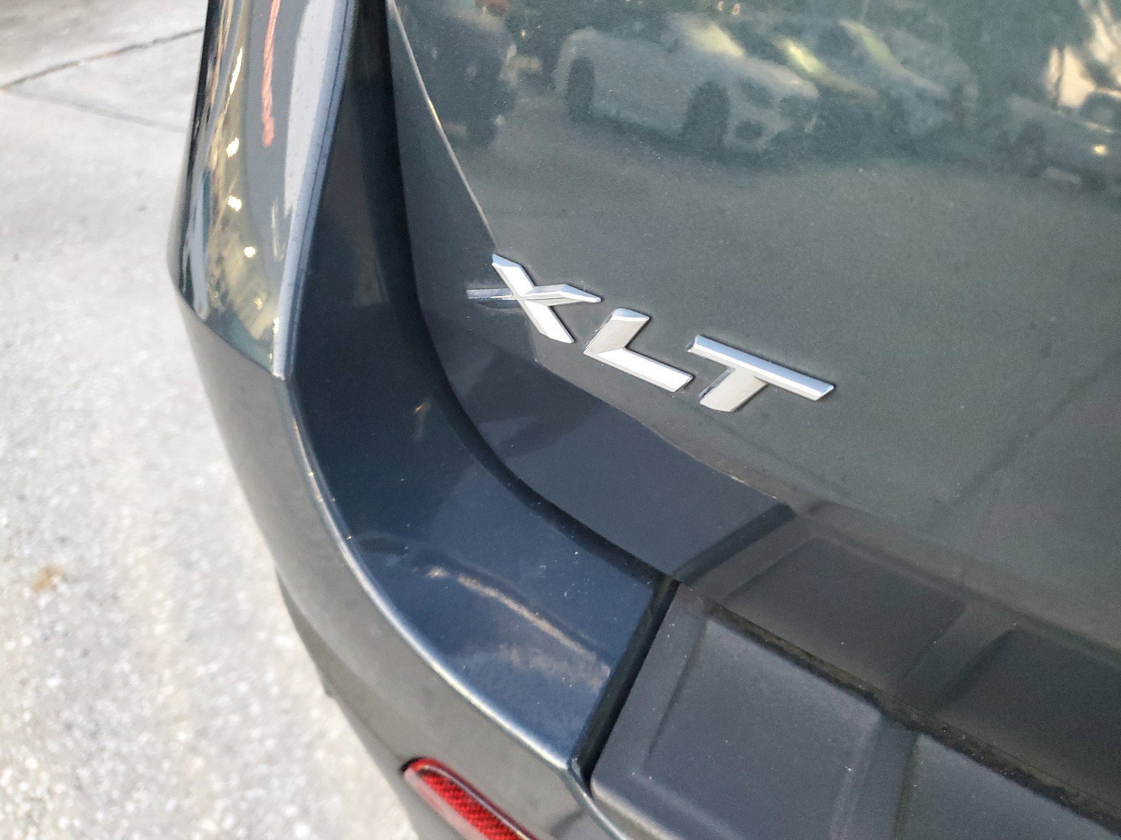 Used 2023 Ford Explorer XLT w/ Equipment Group 202A image 7