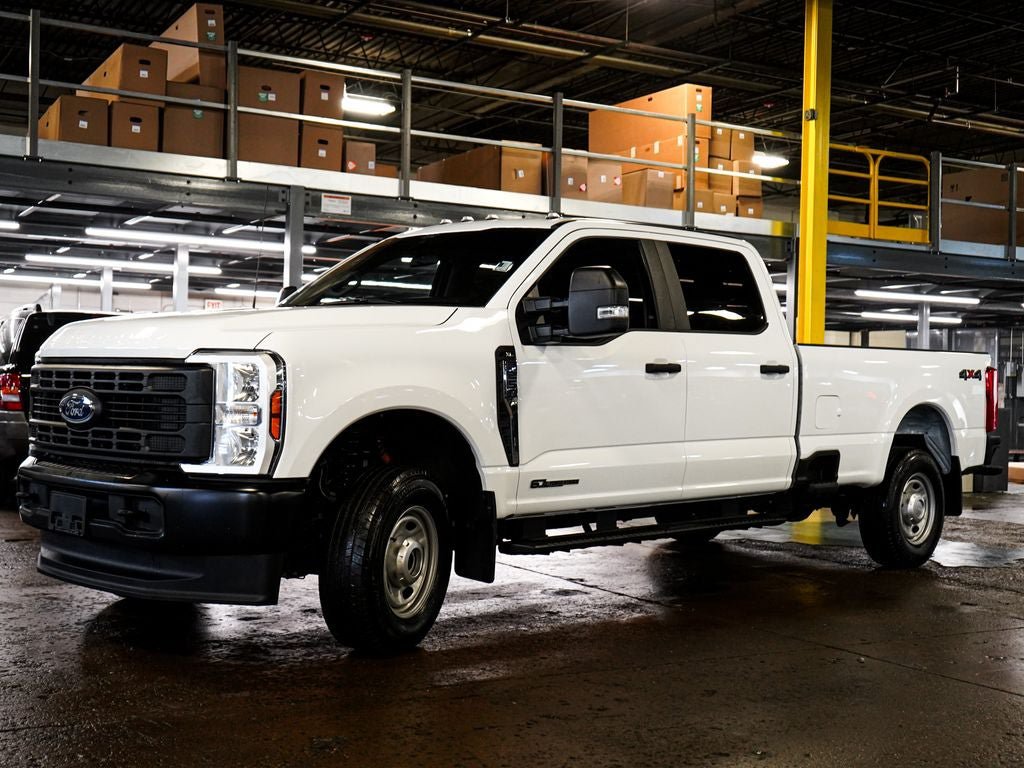 Used 2025 Ford F250 XL AWD/4WD image 3