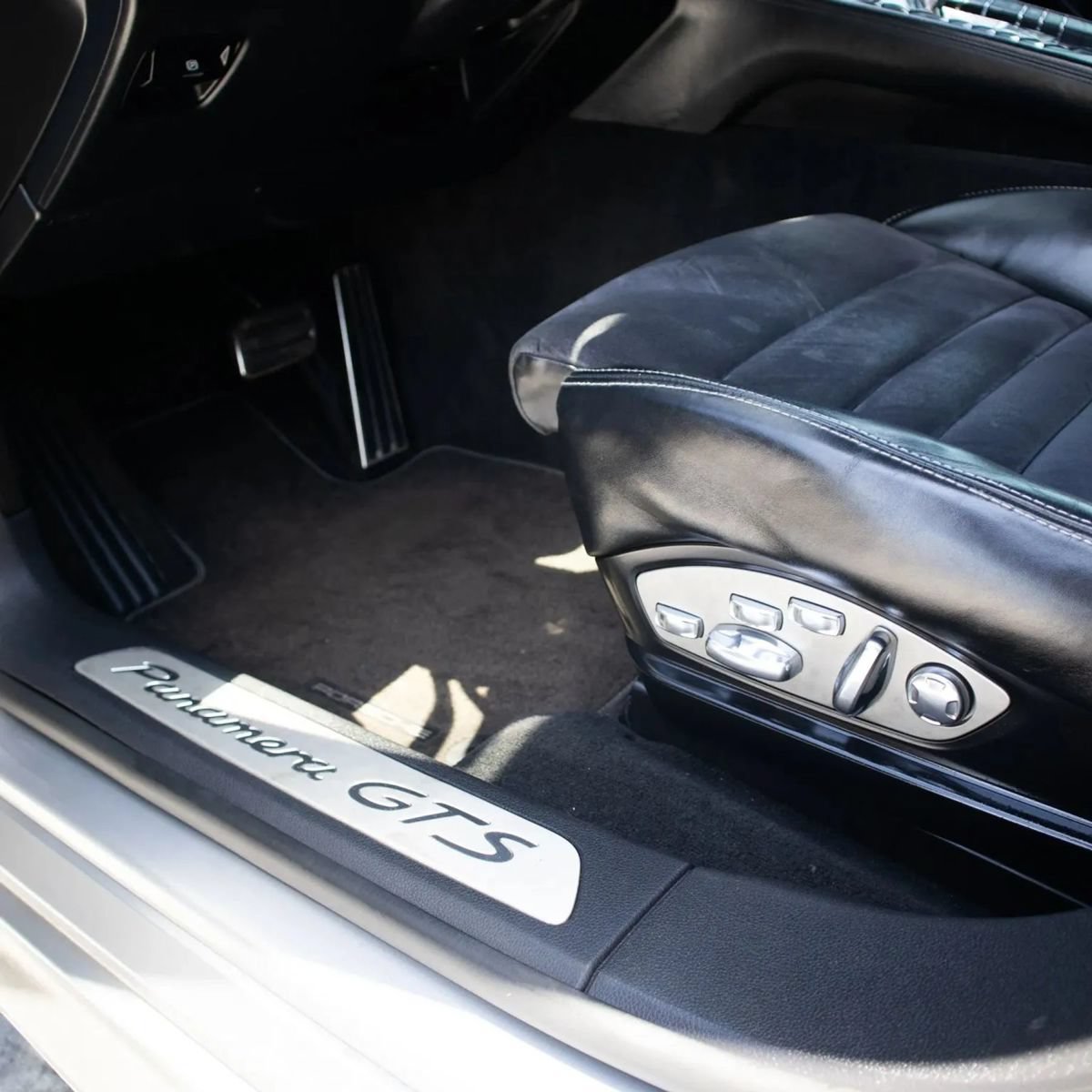 Used 2013 Porsche Panamera GTS AWD/4WD image 28