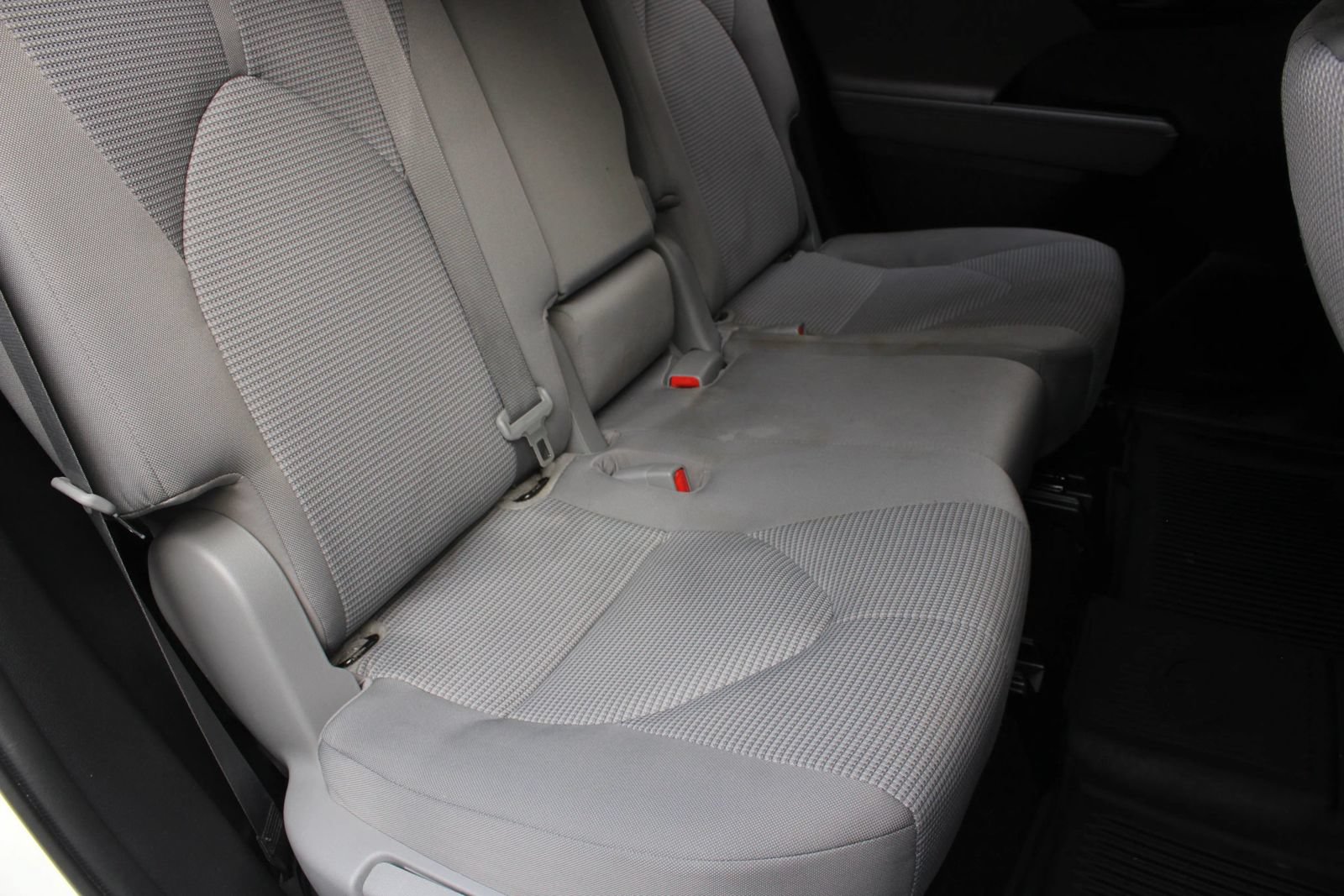Used 2020 Toyota Highlander L AWD/4WD image 22