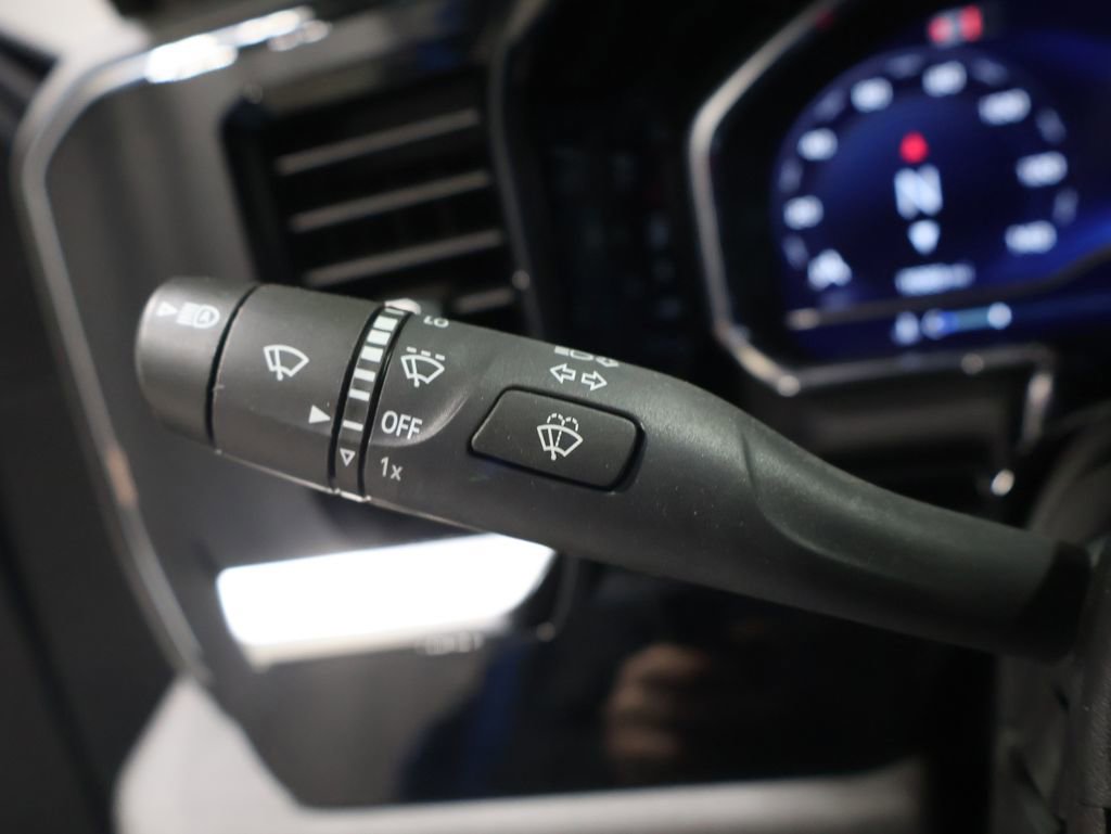 Used 2025 Chevrolet Silverado 1500 LT image 32