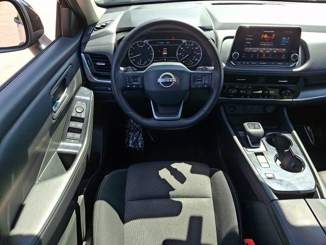 Used 2025 Nissan Rogue SV FWD image 13