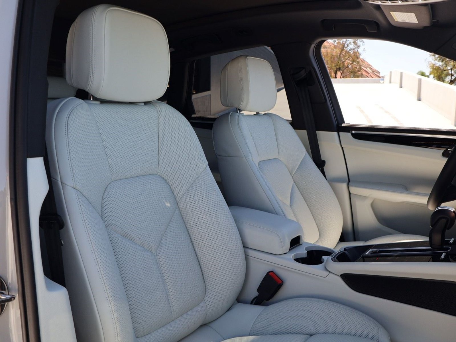 New 2026 Porsche Macan AWD/4WD image 24