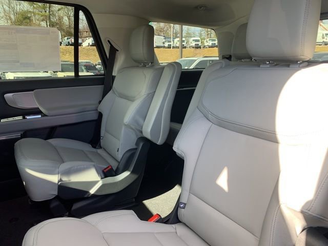 New 2026 Ford Expedition Active AWD/4WD image 21