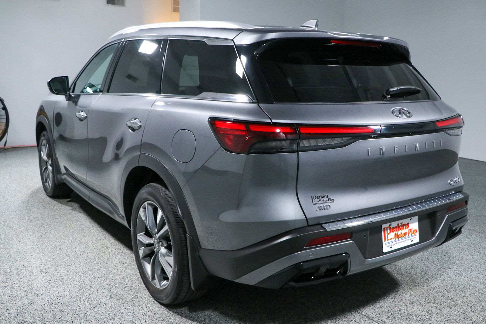 Used 2023 INFINITI QX60 Luxe w/ Cargo Package AWD/4WD image 9
