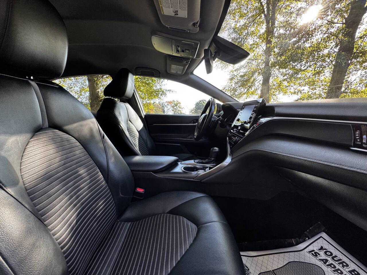 Used 2021 Toyota Camry SE w/ Convenience Package image 14