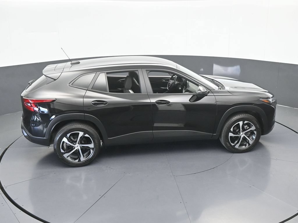 Used 2025 Chevrolet Trax RS w/ Driver Confidence Package FWD image 47