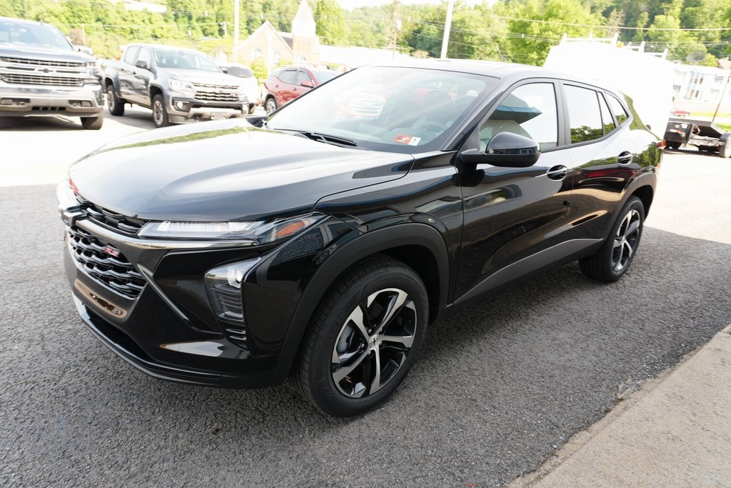 New 2025 Chevrolet Trax RS w/ Sunroof Package image 3