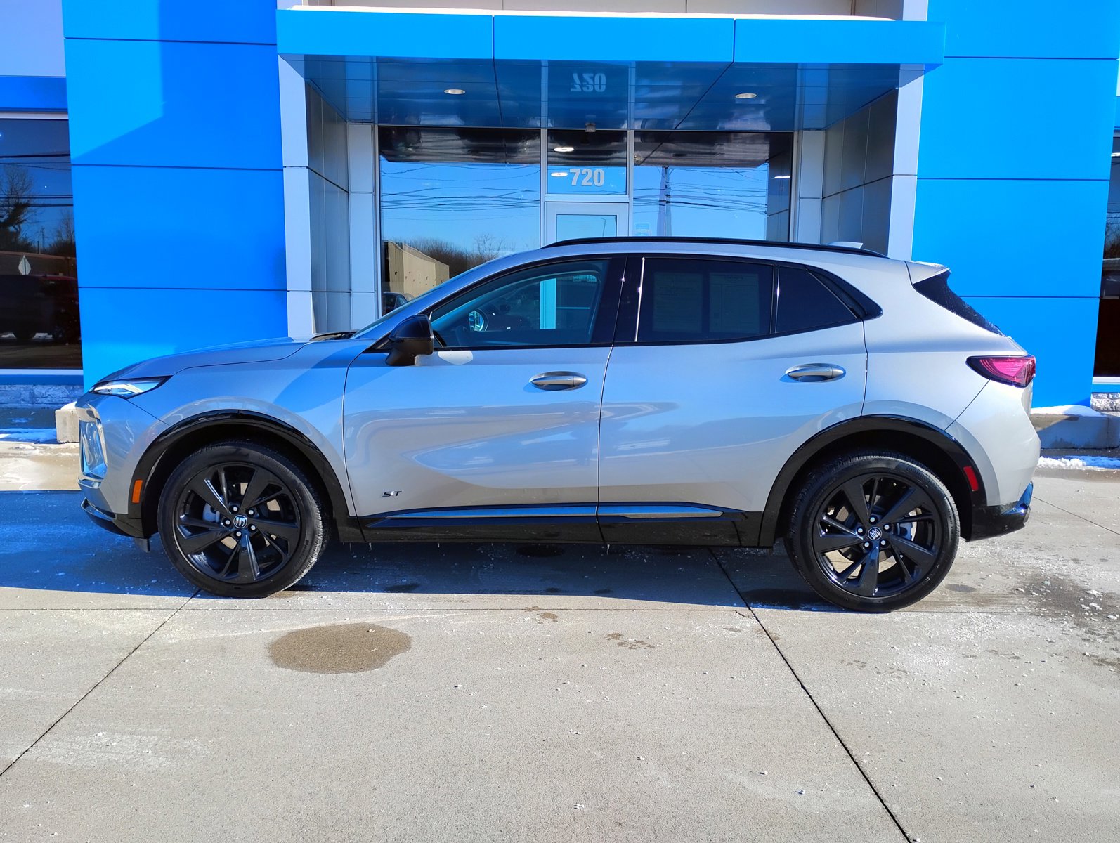 Used 2025 Buick Envision Sport Touring image 31