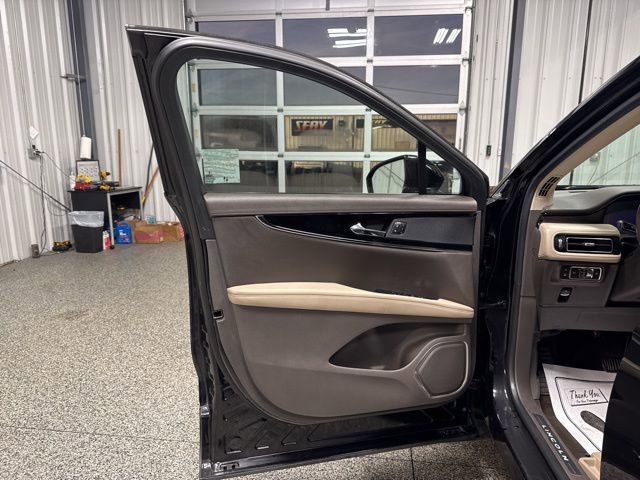 Used 2023 Lincoln Nautilus Reserve w/ Monochromatic Package image 7