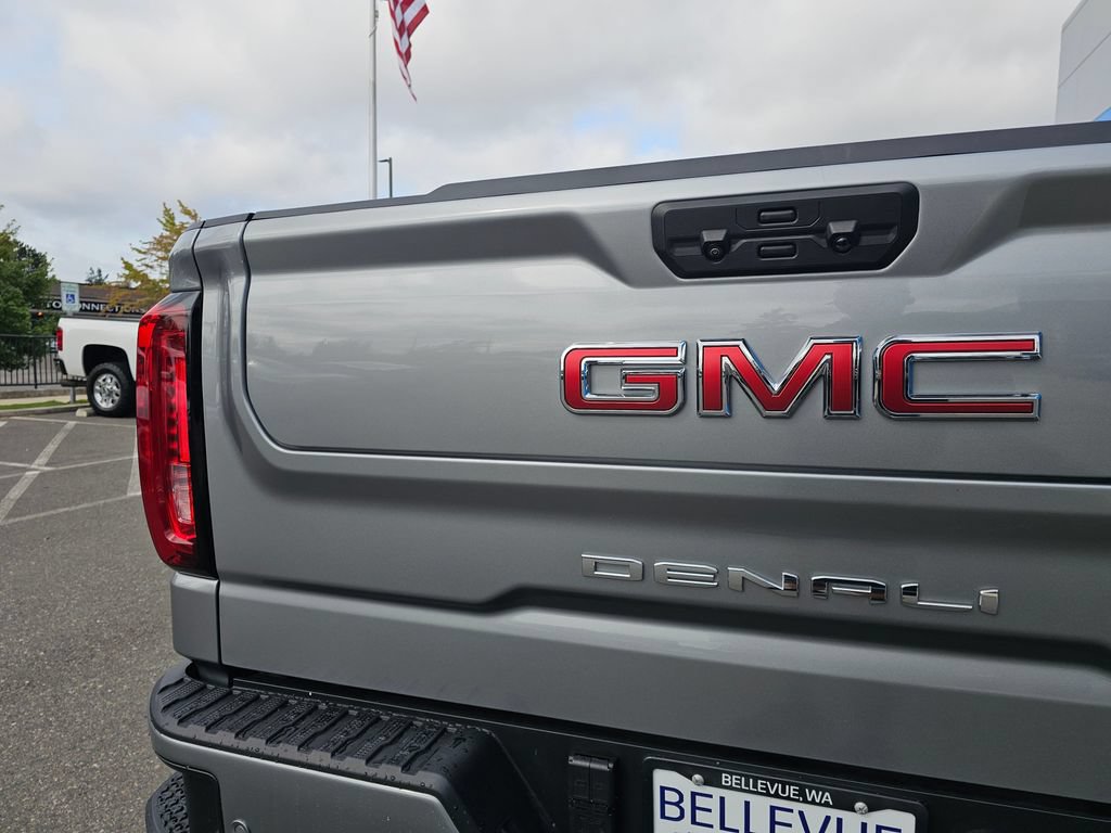 Used 2023 GMC Sierra 1500 Denali w/ Technology Package AWD/4WD image 18