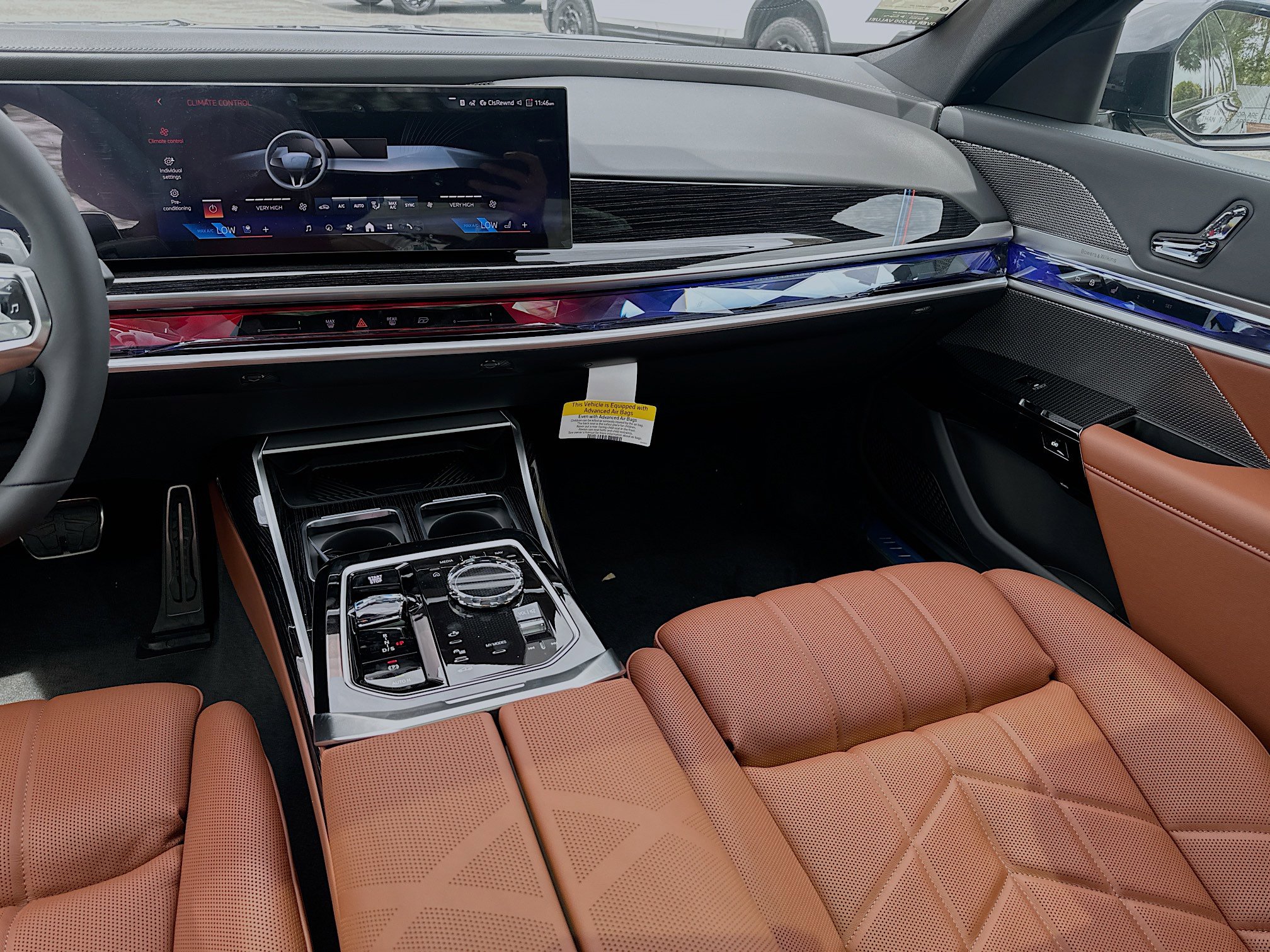 New 2026 BMW 750e xDrive w/ Premium Package AWD/4WD image 18