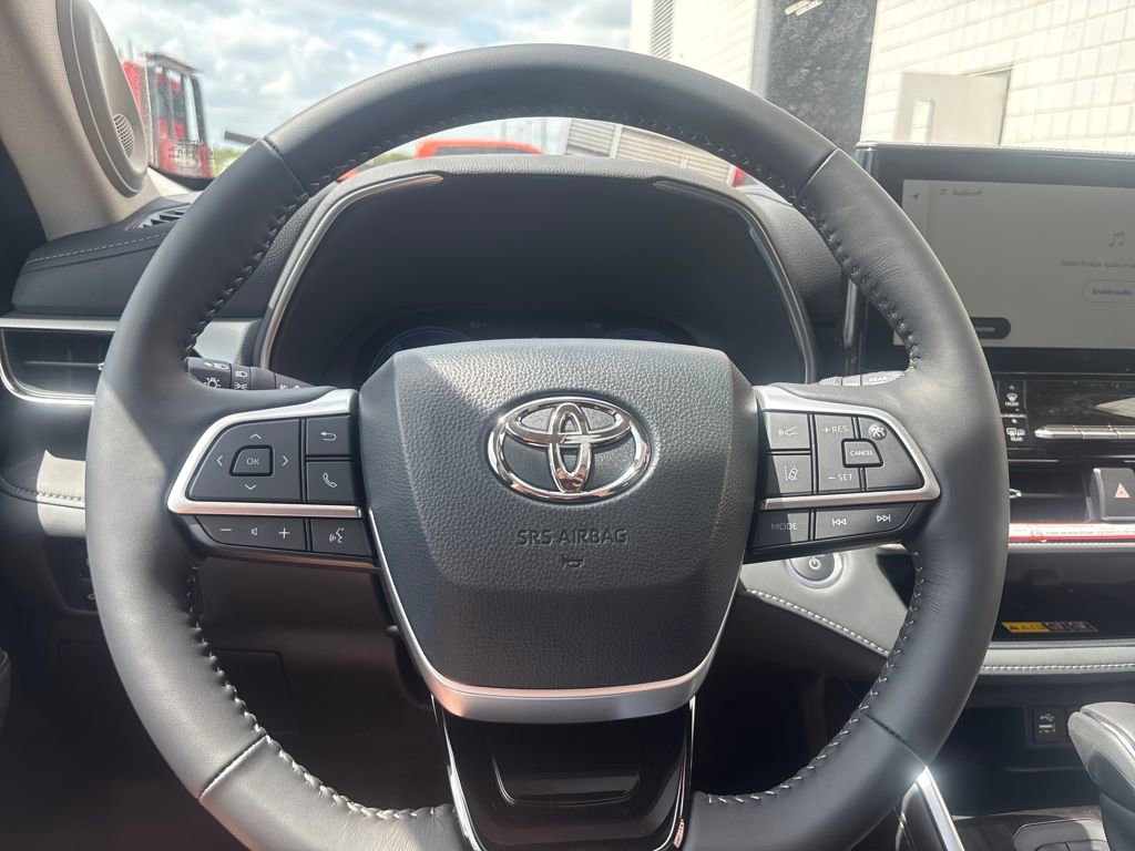 New 2026 Toyota Highlander Platinum image 59