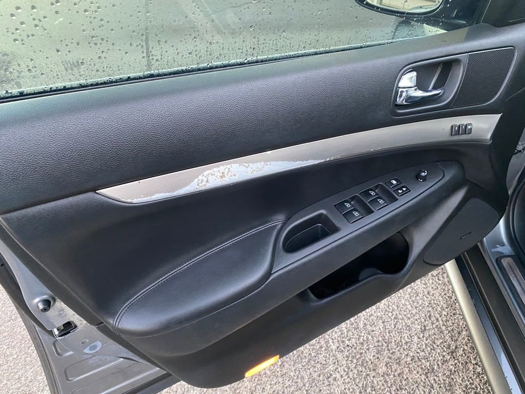 Used 2010 INFINITI G37 Journey w/ Premium Pkg image 14