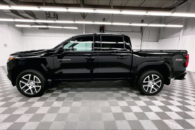 Used 2024 Chevrolet Colorado Z71 w/ Z71 Convenience Package 2 AWD/4WD image 14