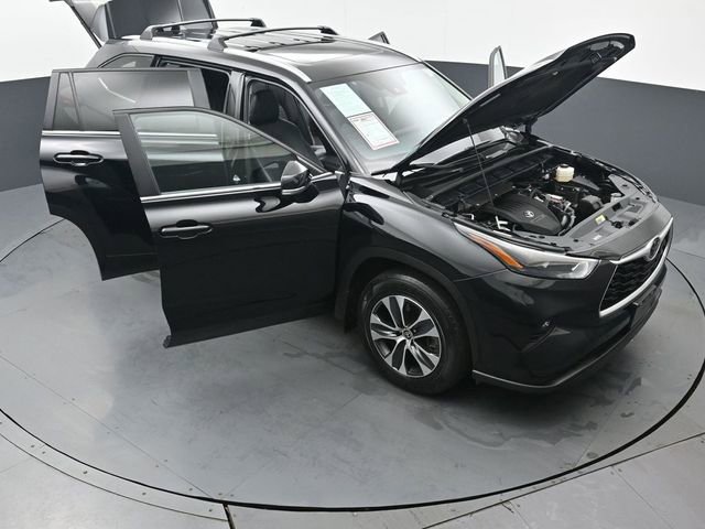 Certified 2023 Toyota Highlander XLE image 58