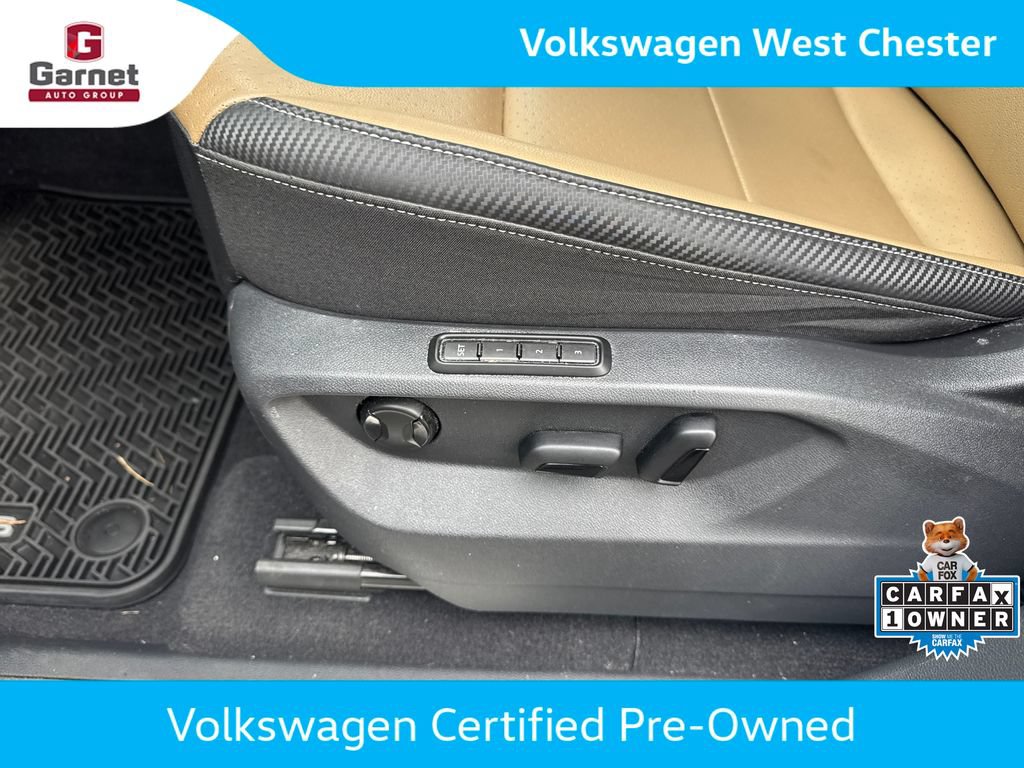 Certified 2023 Volkswagen Atlas Cross Sport SEL R-Line AWD/4WD image 15