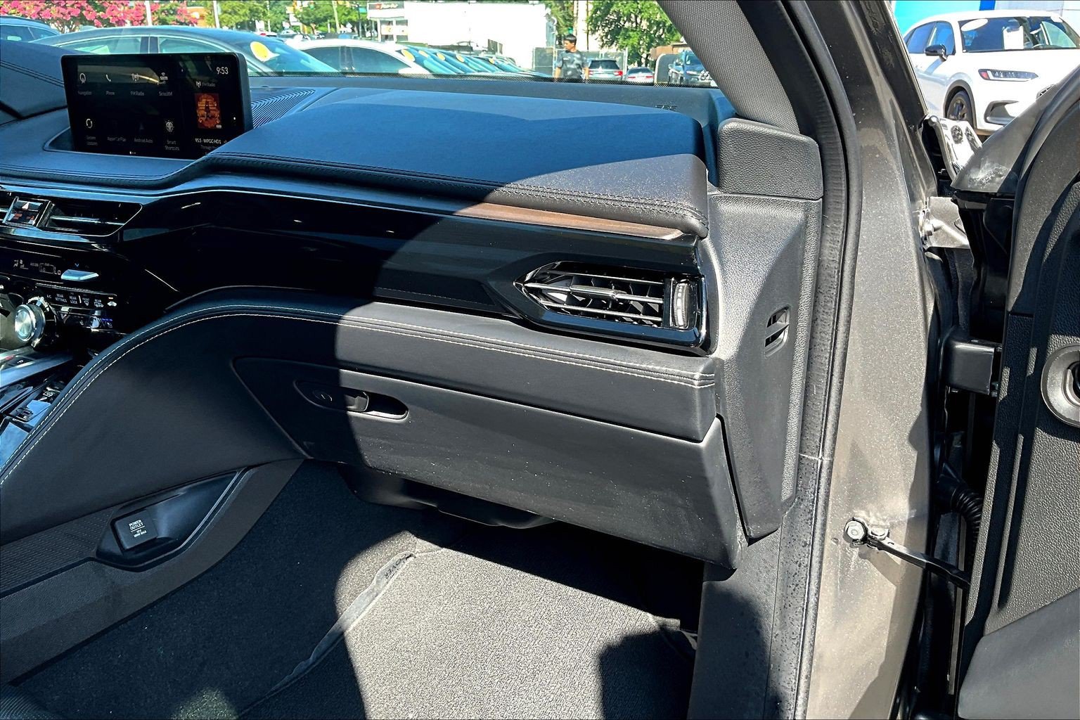 Used 2024 Acura MDX SH-AWD w/ Advance Package image 16