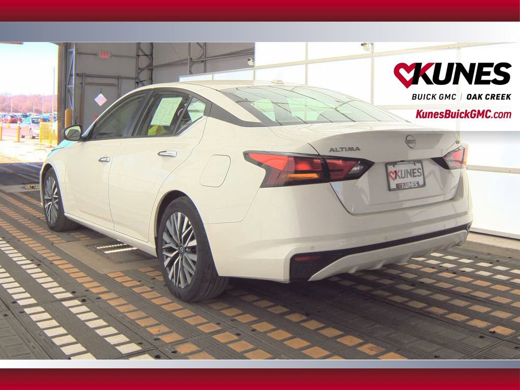Used 2024 Nissan Altima 2.5 SV image 9