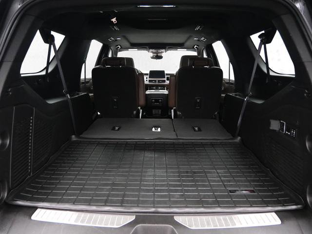 Used 2023 Chevrolet Suburban High Country image 36