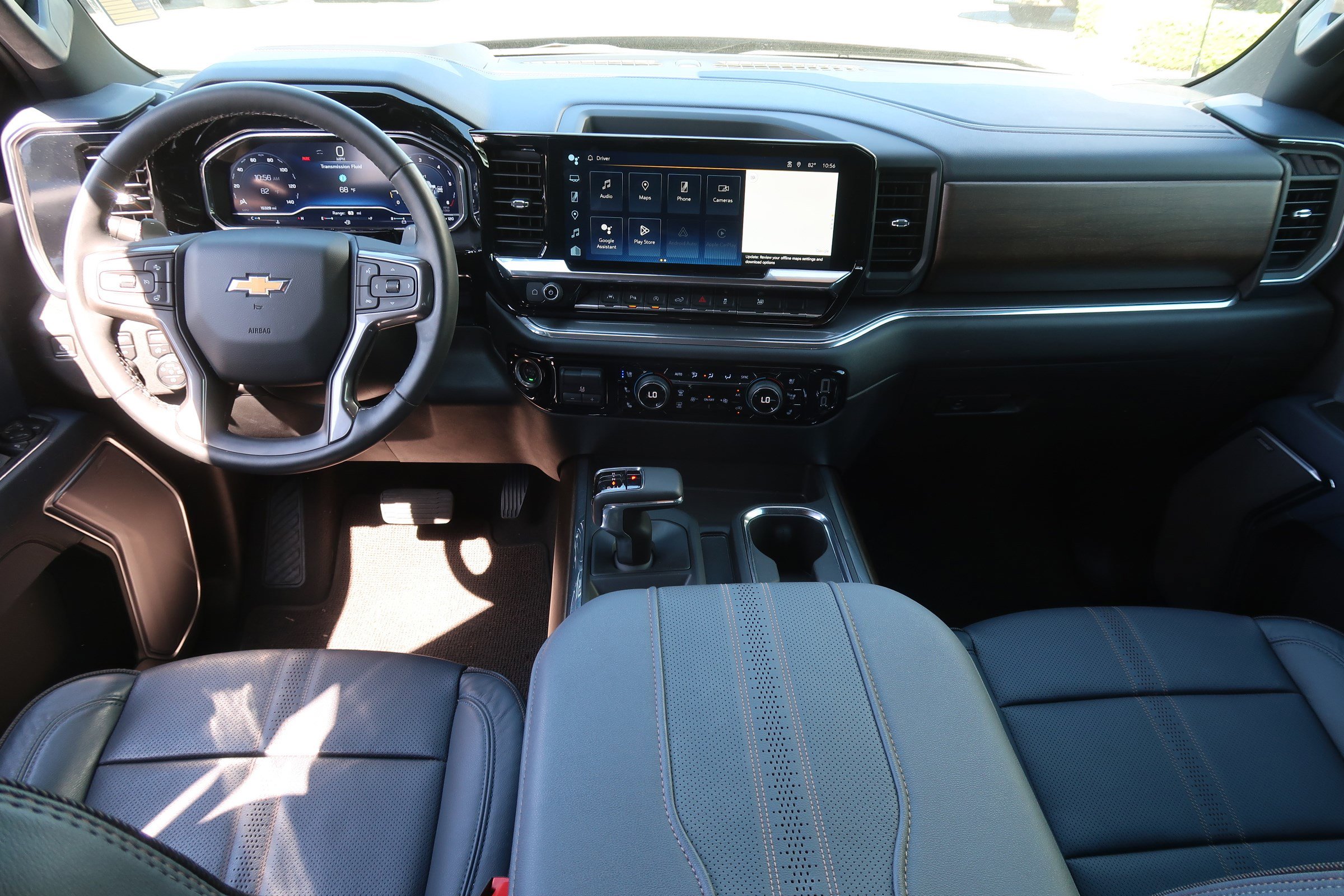 Certified 2024 Chevrolet Silverado 1500 High Country w/ Technology Package AWD/4WD image 14