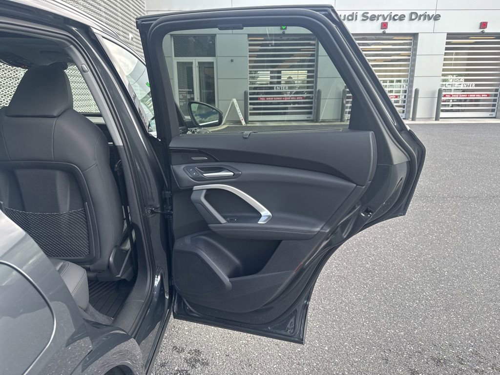 Used 2025 Audi Q5 Premium Plus w/ Premium Plus AWD/4WD image 13