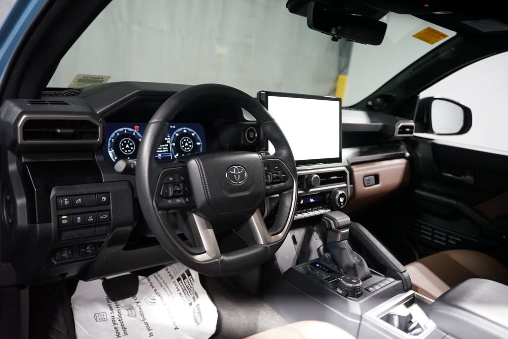 Used 2025 Toyota 4Runner Limited AWD/4WD image 12