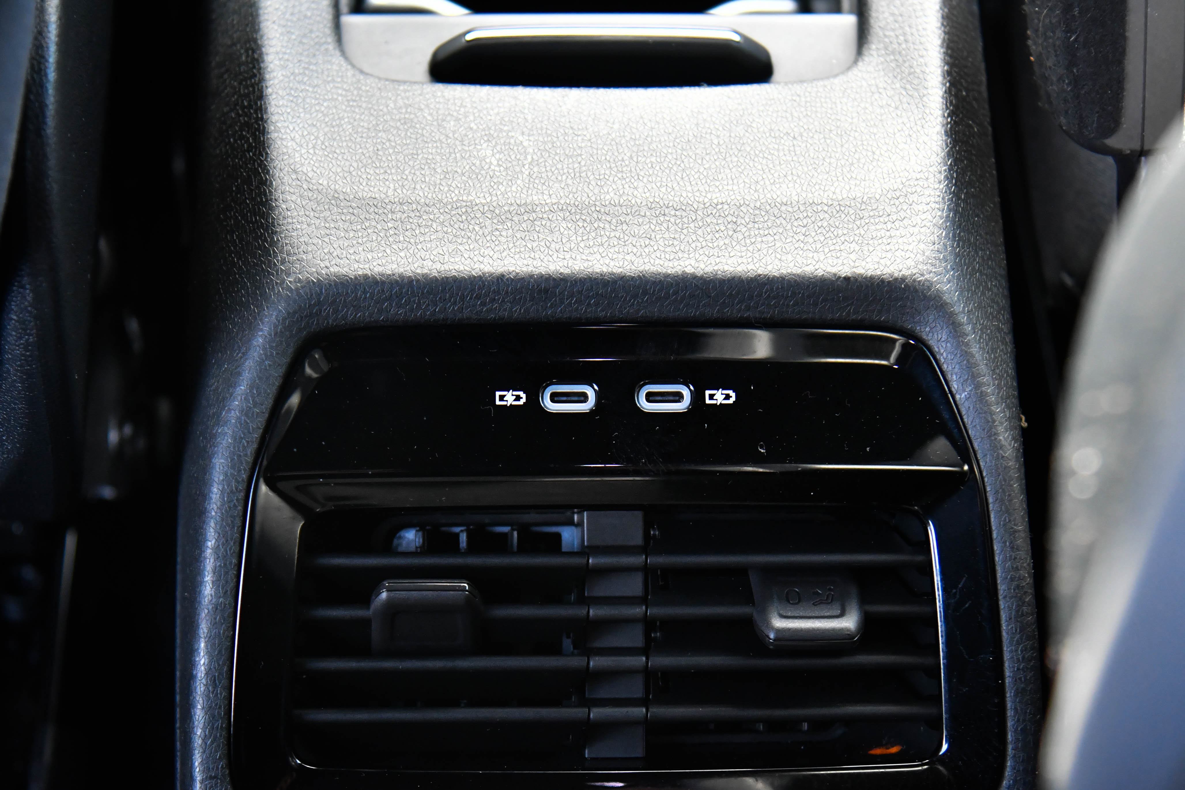 Used 2021 Volkswagen ID.4 Pro image 39