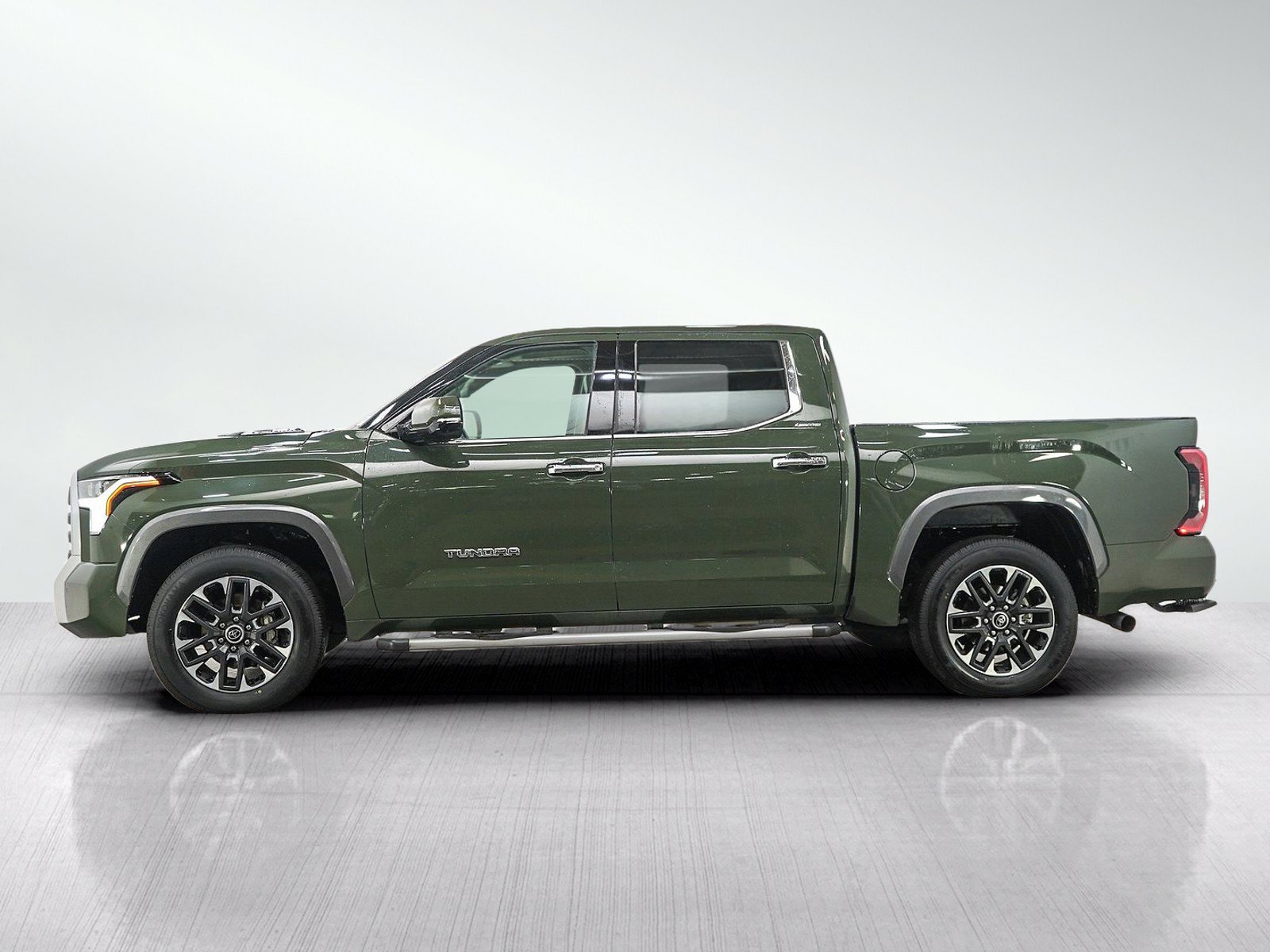 Used 2023 Toyota Tundra Limited AWD/4WD image 2