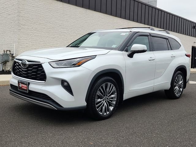 Used 2022 Toyota Highlander Platinum AWD/4WD image 3