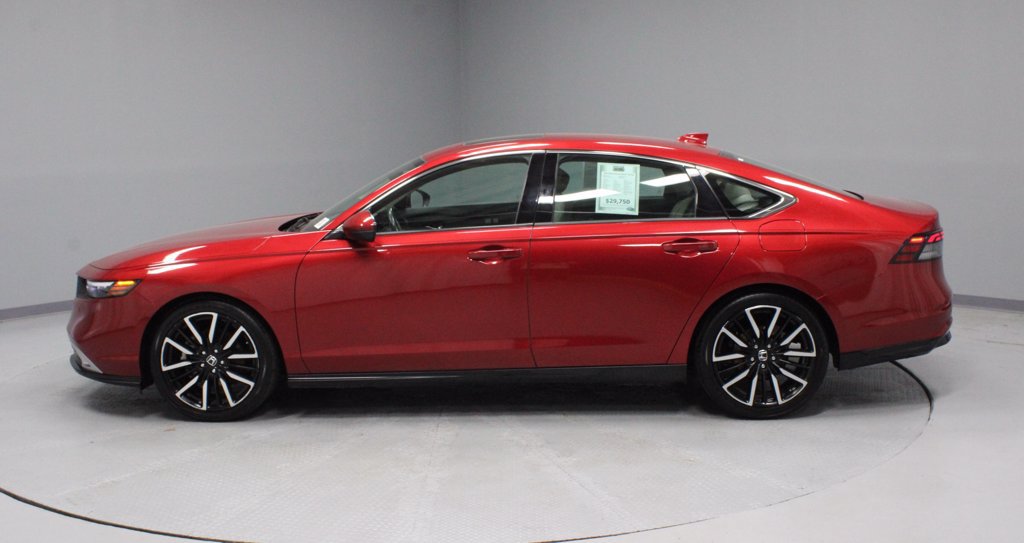 Used 2024 Honda Accord Touring image 7